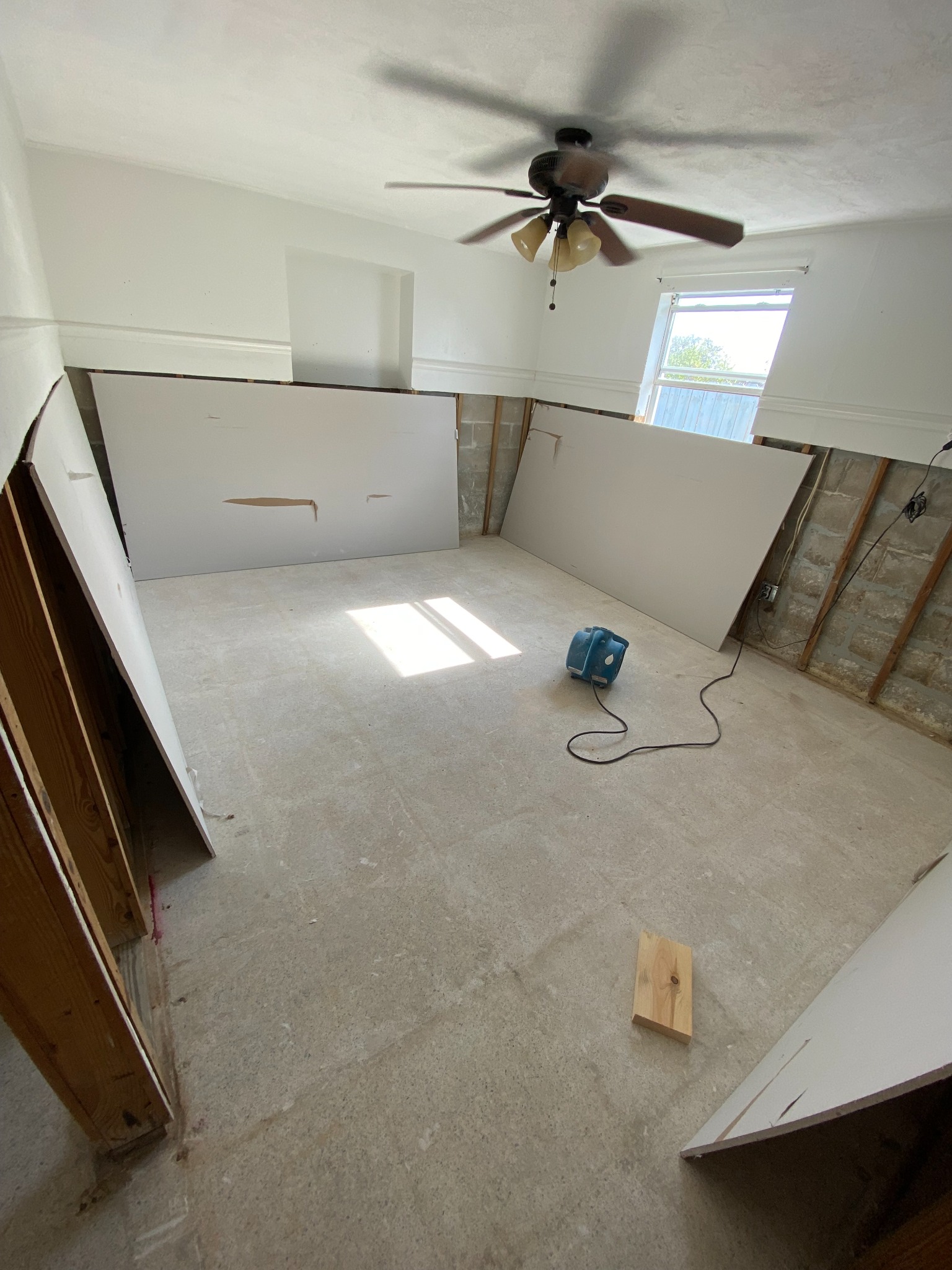 Room during renovation